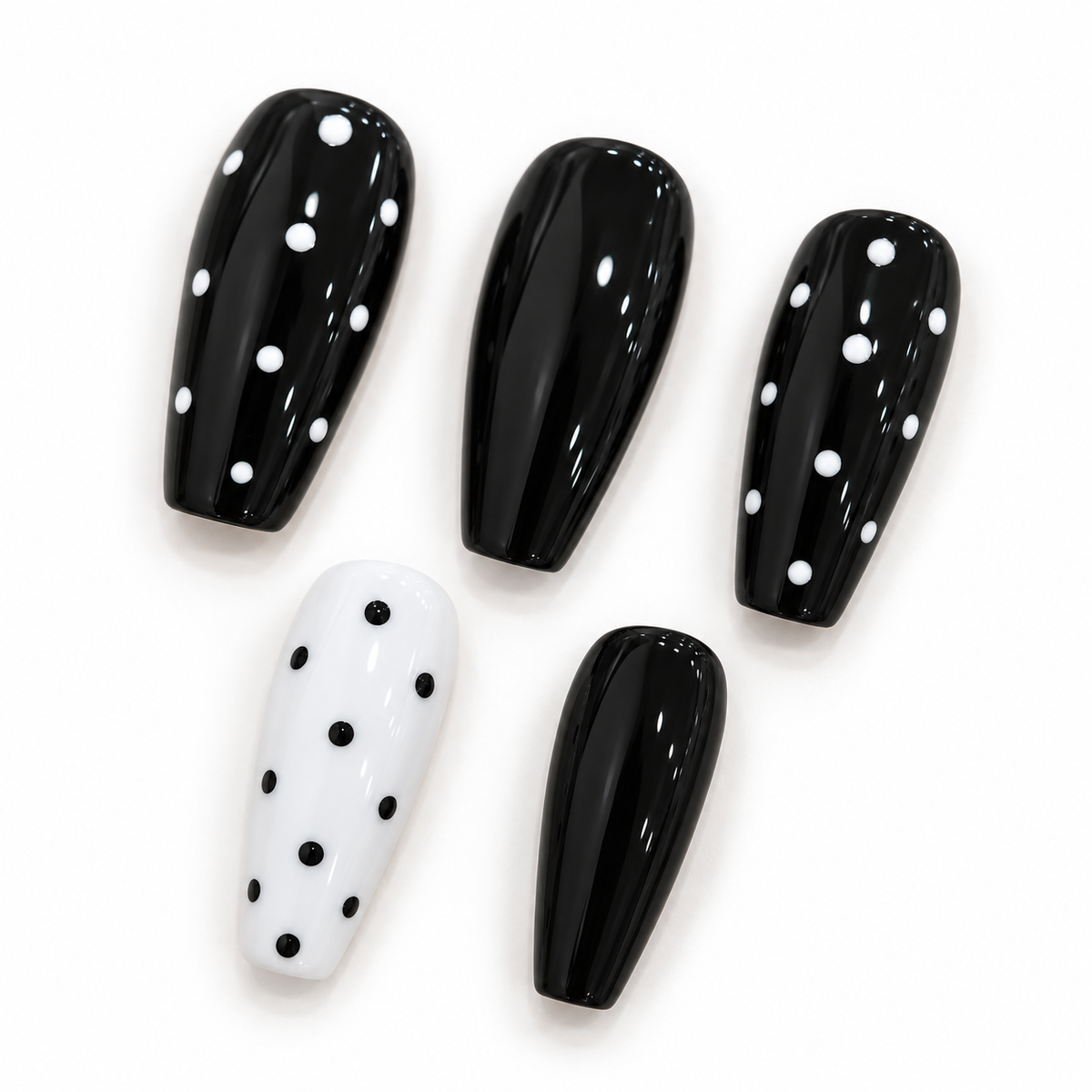 Noir Dot Chic