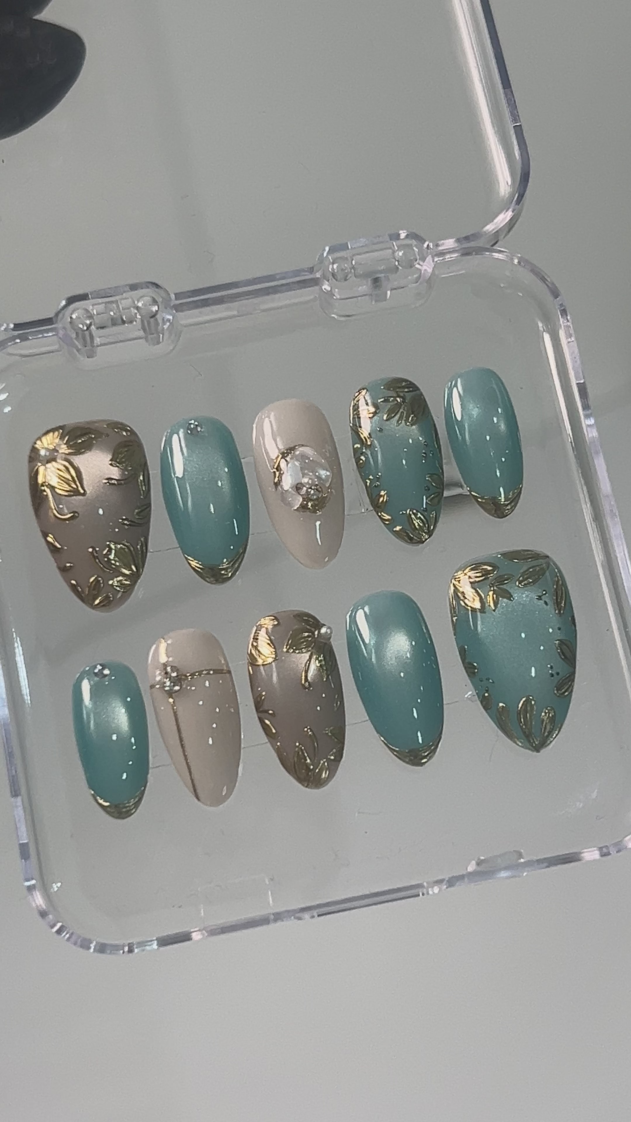 Teal Botanique