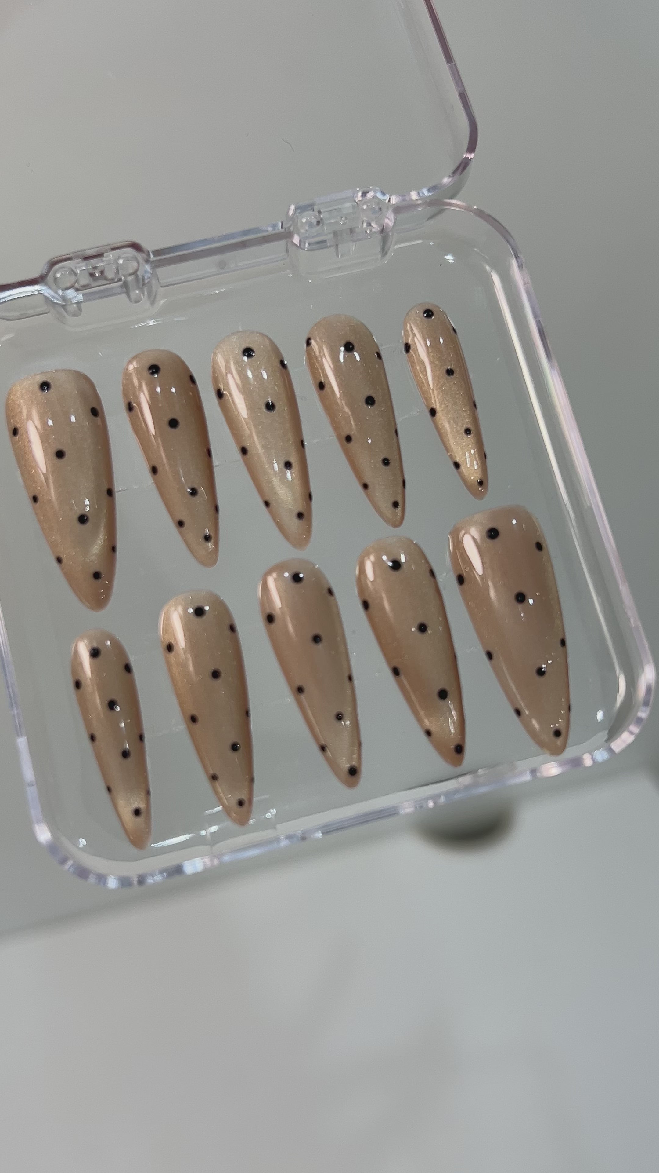 Champagne Dots